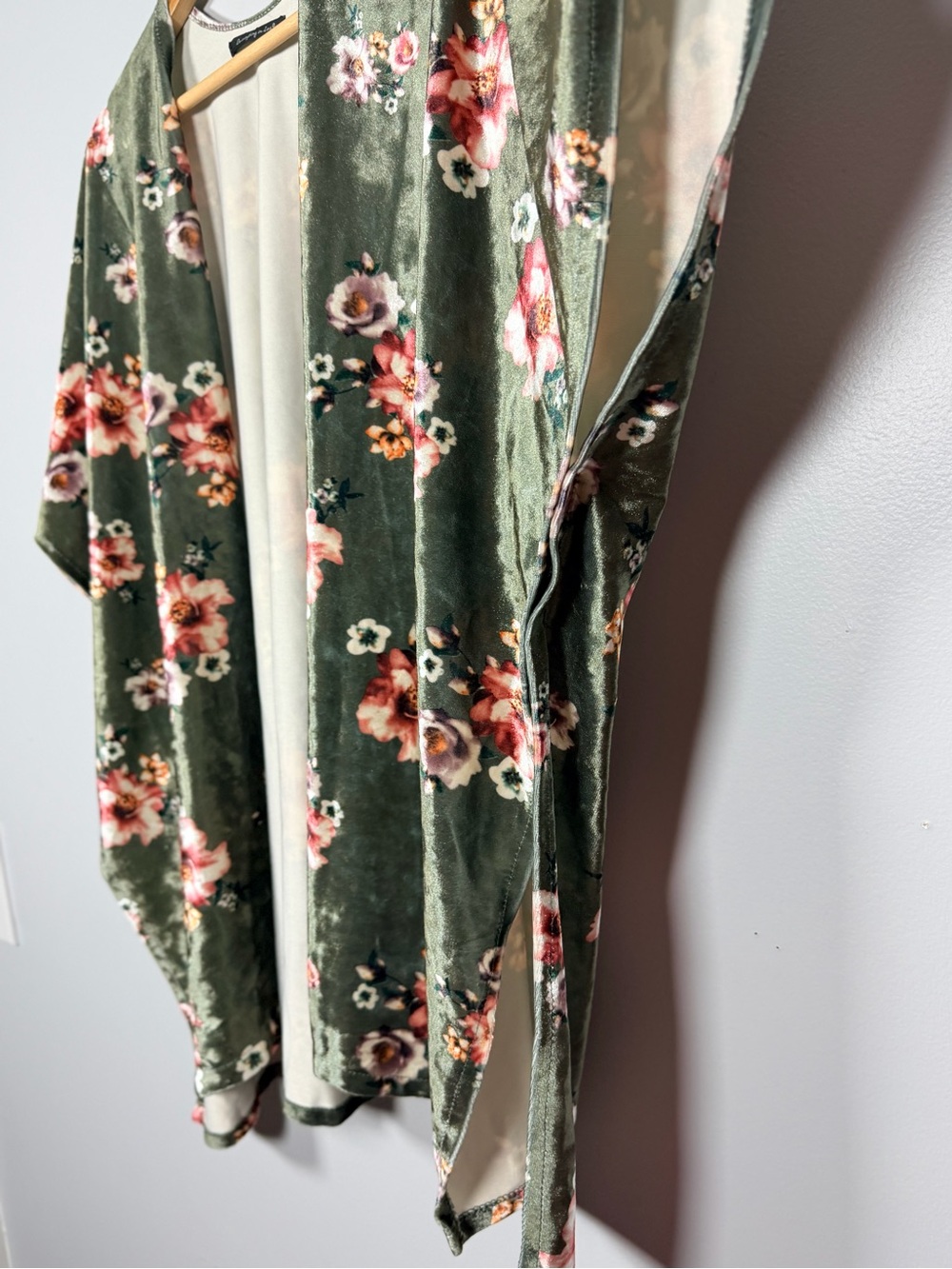 Do Everything in Love Velvet Floral Kimono Olive Whimsigoth Boho One Size - Picture 5 of 14